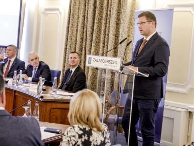 Gulyás Gergely egyeztetett a városvezetőkkel.