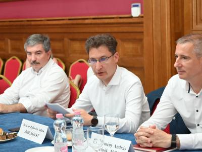 Egyeztettek az önkormányzati szövetségek