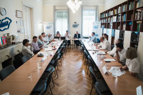 A nyáron összeültek az önkormányzati szövetségek vezetői. /Forrás: TÖOSZ)