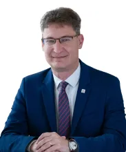 Dr. Cser-Palkovics András